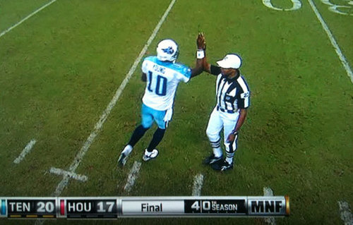 vince-young-high-five.jpg