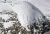 http://www.totalprosports.com/wp-content/uploads/2009/12/Snowboarder-Clings-to-Edge-of-Cliff-For-His-Life-2-520x325.jpg
