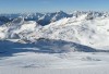 http://www.totalprosports.com/wp-content/uploads/2009/12/Snowboarder-Clings-to-Edge-of-Cliff-For-His-Life-3-520x287.jpg