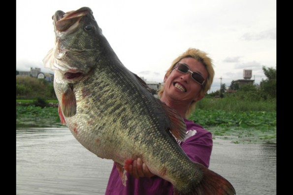 Japanese Man Ties Record For Catching Biggest Largemouth Bass