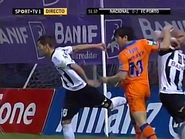 Nuno Pinto Delivers A No-Look Crotch Kick