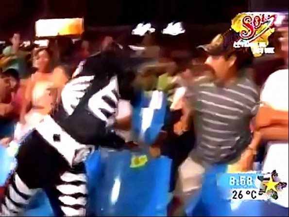 Mexican Wrestler Punches Grabby Fan