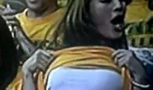 Female Siena Fan Flashes Her Undershirt (Video)