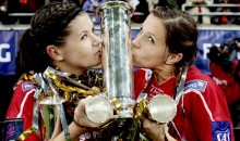 Picture Of The Day: Two Girls, One Cup