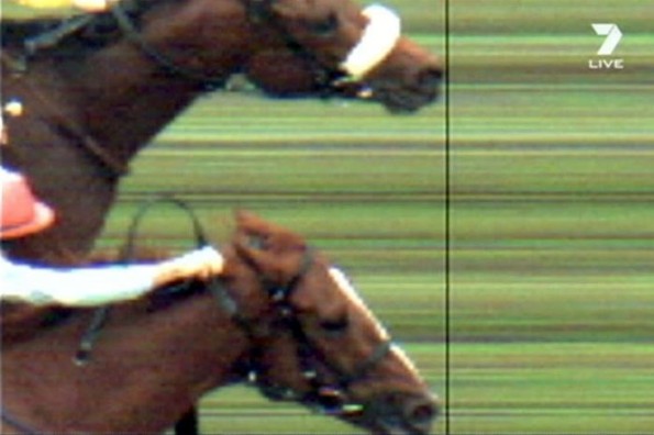 melbourne cup photo finish