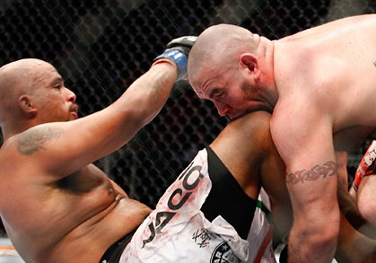 tim hague biting joey beltran at ufc 113