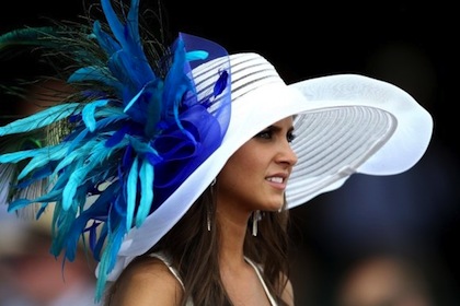 #21 crazy white hat with blue feathers 2012 kentucky derby #21 crazy white hat with blue feathers 2012 kentucky derby
