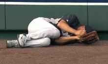 Mariano Rivera Tears ACL While Shagging Fly Balls (Video)