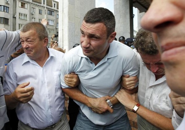 kiev-protest-6-vitalki-klitschko