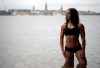http://www.totalprosports.com/wp-content/uploads/2012/08/girls_with_abs_hot_or_not_02-520x346.jpg