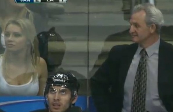 blondes behind la kings bench