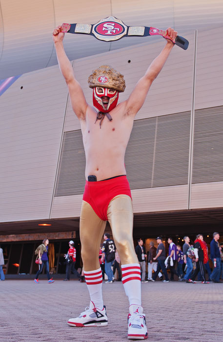 1-49ers-fan-wrestler-costume-crazy-super-bowl-xlvii-fans.jpg