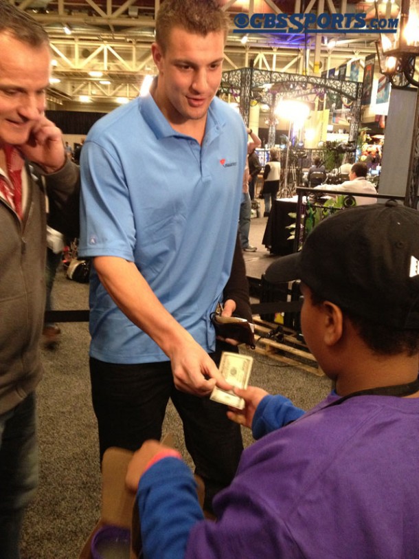 gronk pays $100 for lemonade