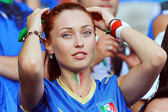 12 italy 1 - hottest fans 2014 fifa world cup
