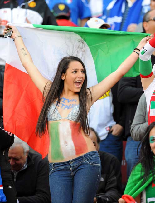 12 italy 2 - hottest fans 2014 fifa world cup
