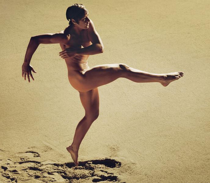 Paralympian scout bassett poses nude with her running blade for espn