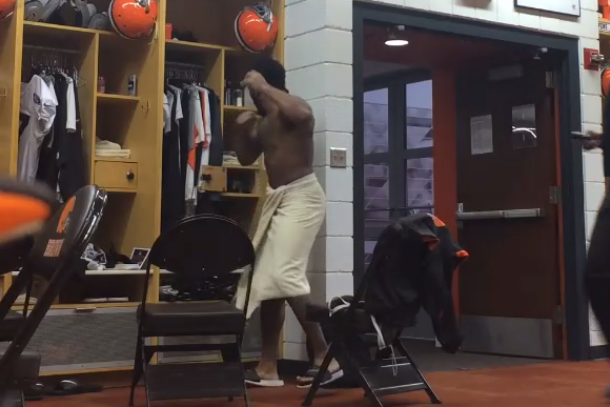 Cleveland Browns Locker Room Prank Proves You Don T Have To