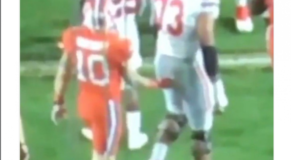 WATCH: Clemson player appears to grab Curtis Samuel in 