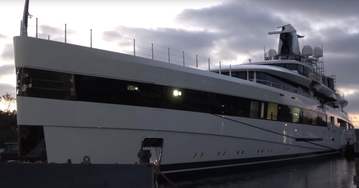 Dan Snyder One Ups Jerry Jones 250m Yacht By Adding