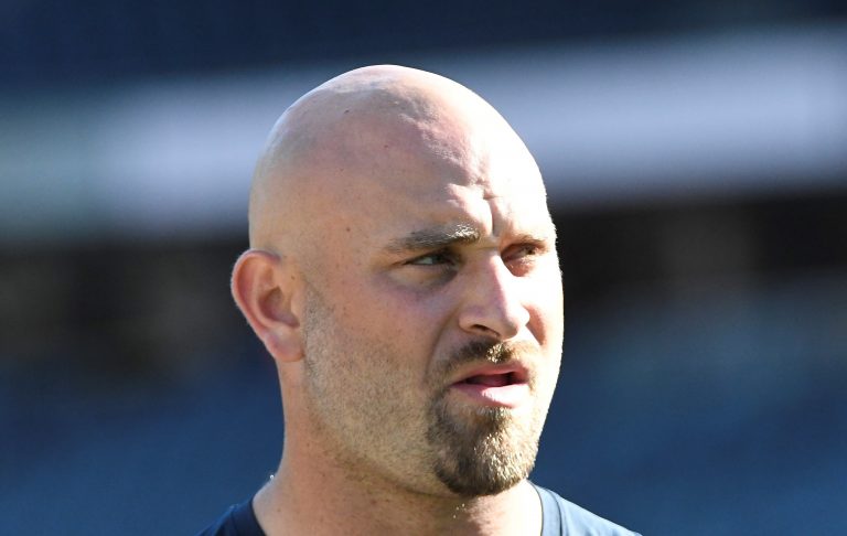 Kyle Long Responds To Being Caught Nude In Bears Locker 