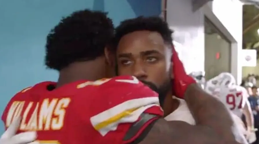 Video: Damien Williams Swaps Jerseys With Raheem Mostert After Super Bowl