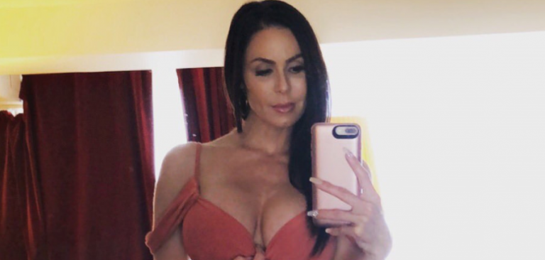 Porn Star Kendra Lust Strips Down To Show Her Support For The Lakers