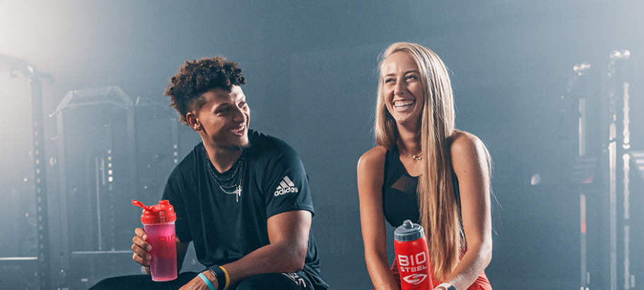 Patrick Mahomes, Brittany Matthews Share First Photos of Baby