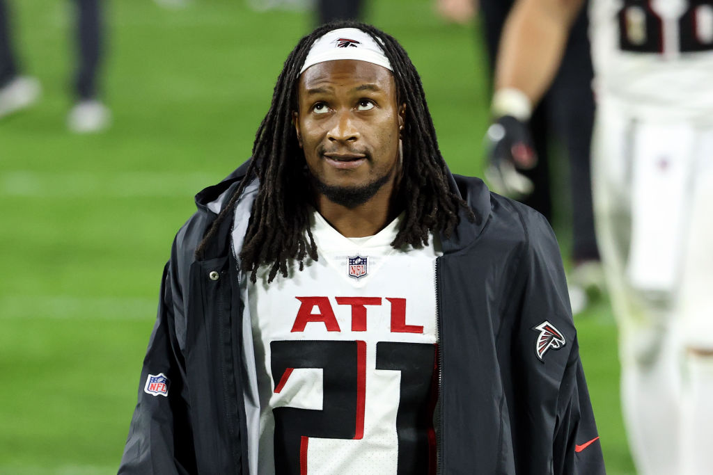 Todd Gurley looks on while on sidelines during Falcons game