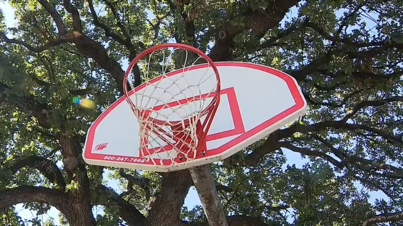 Basketball hoop with a string net