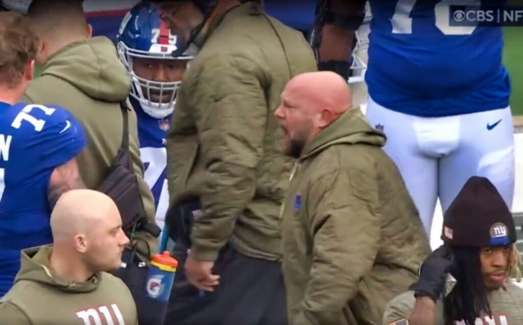 Sideline Cameras Caught Giants HC Brian Daboll Going Nuts On Offensive Lineman 