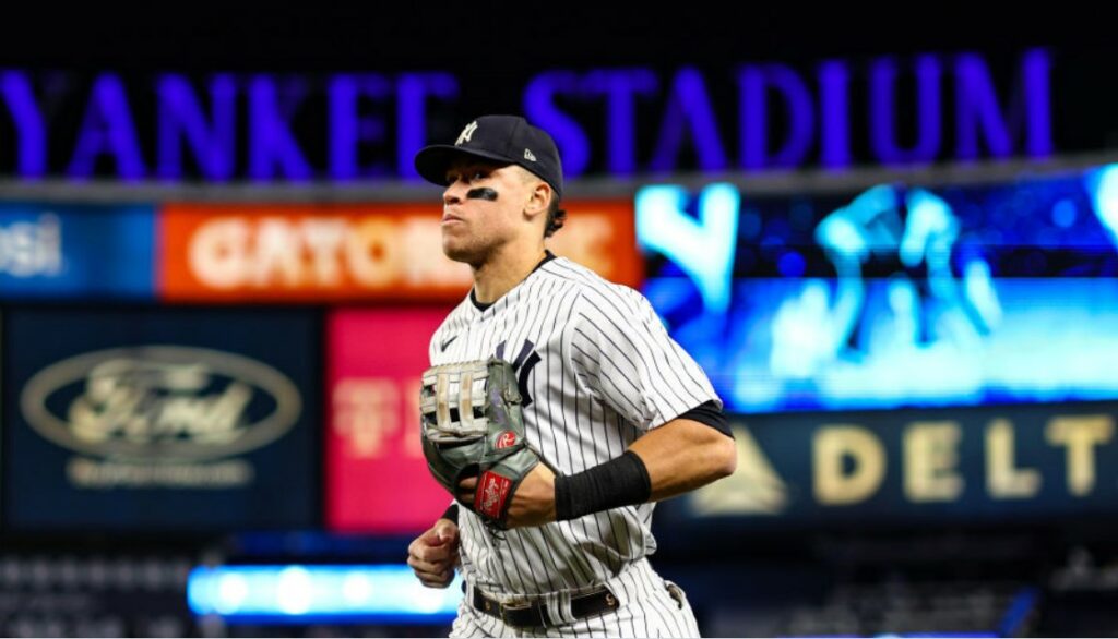 Aaron Judge of New York Yankees walking off the field.