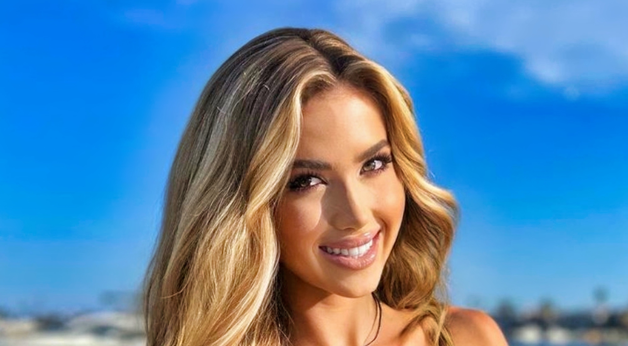Chiefs' Gracie Hunt Posts Sensual Christmas Photo On Beach