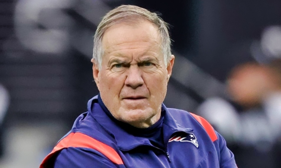 New England Patriots head coach Bill Belichick looks on before game vs. Las Vegas Raiders.