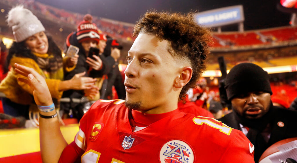 Patrick mahomes without helmet