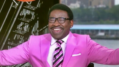 Michael Irvin in pink suit