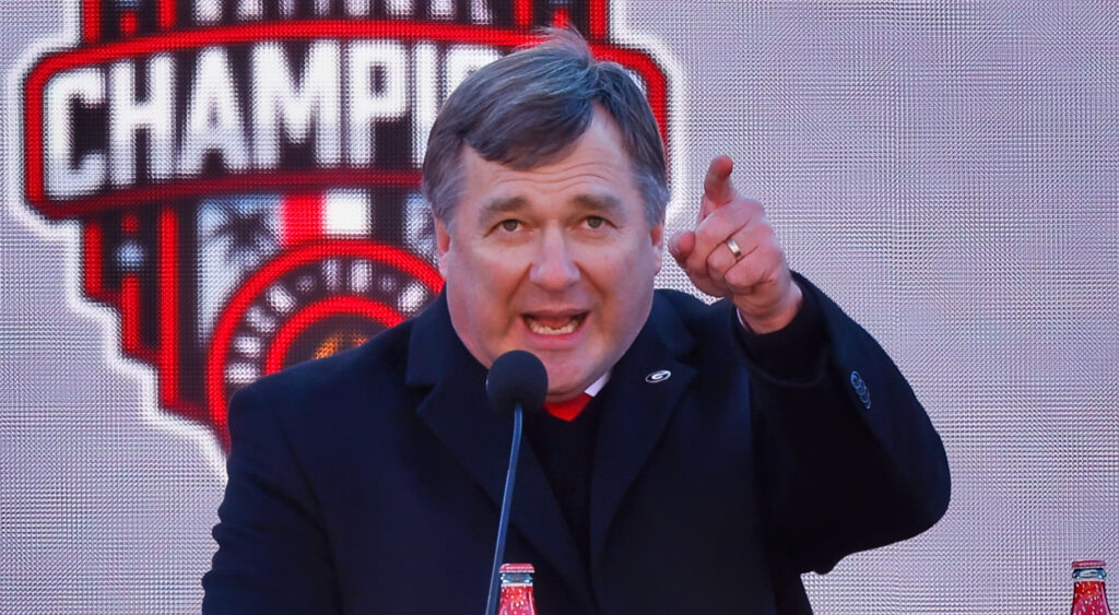 Kirby Smart pointing his finger