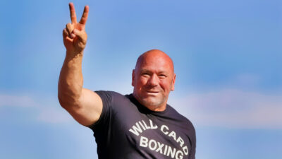 Dana White holding two fingers up