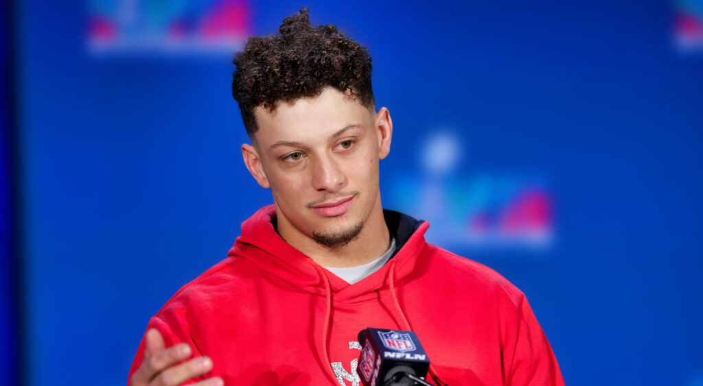 NFL fans shed tears and prayed  for Patrick Mahomes after the heartbreaking announcement - News