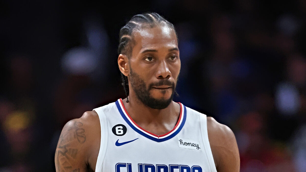 Kawhi Leonard in uniform