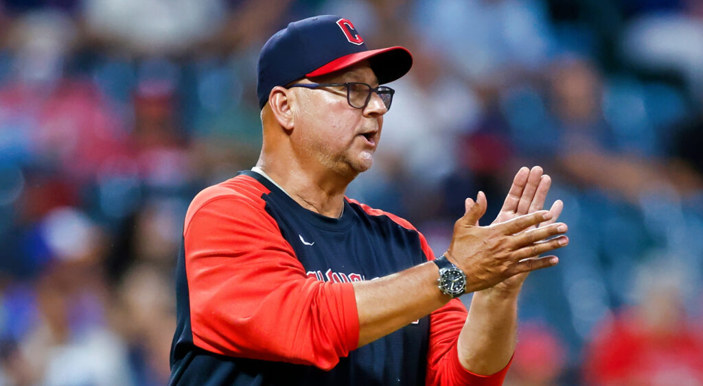 Terry Francona clapping