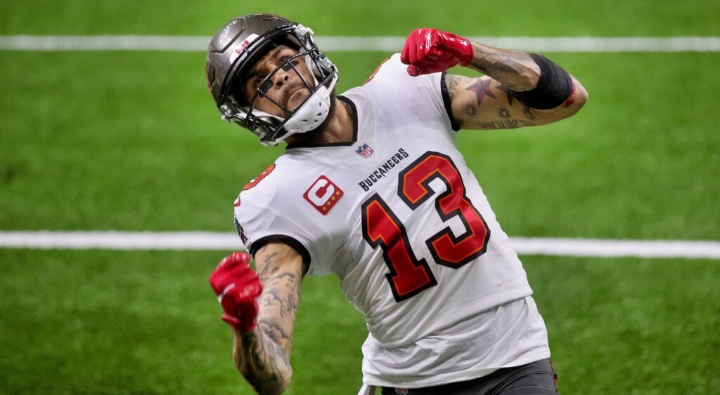 Mike Evans celebrates after scoring a touchdown.