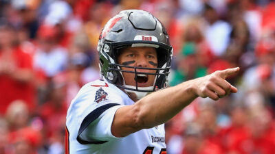 Tom Brady pointing