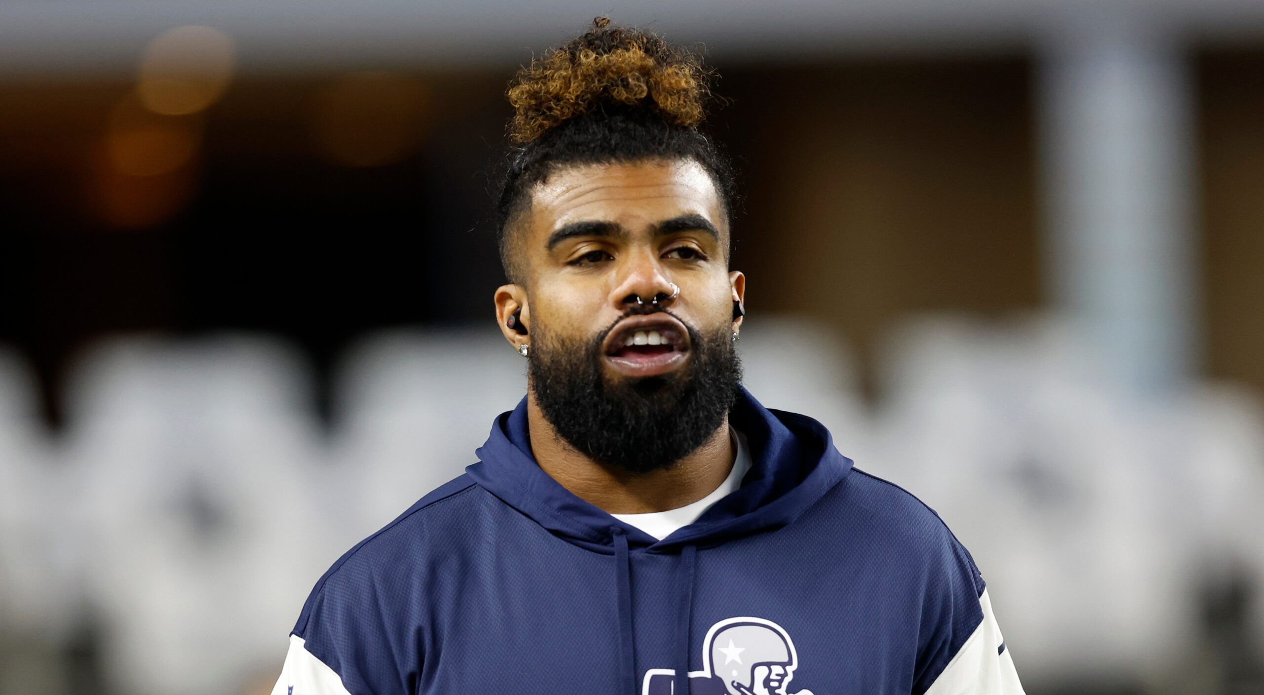ezekiel-elliott-projected-to-sign-low-deal-with-afc-contender
