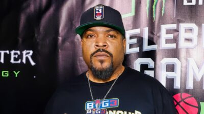 Ice Cube posing