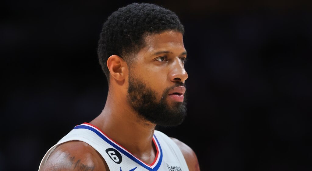 Paul George in clippers uniform