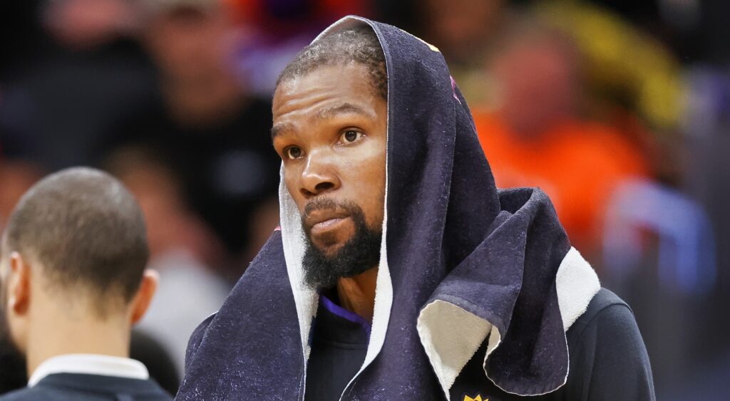Kevin Durant with towel on his head