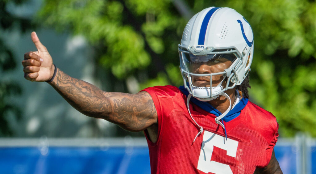 Colts Star Rookie QB Anthony Richardson thumbs up