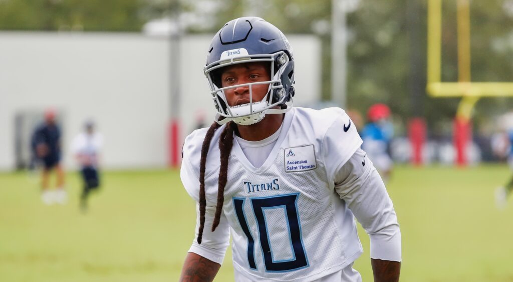 DeAndre Hopkins of Tennessee Titans looking on.