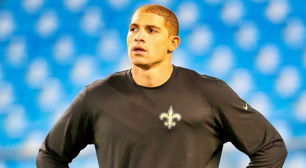 Jimmy Graham during warmup for Saints