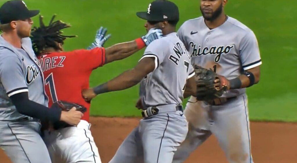 José Ramírez of Cleveland Guardians punching Tim Anderson of Chicago White Sox.